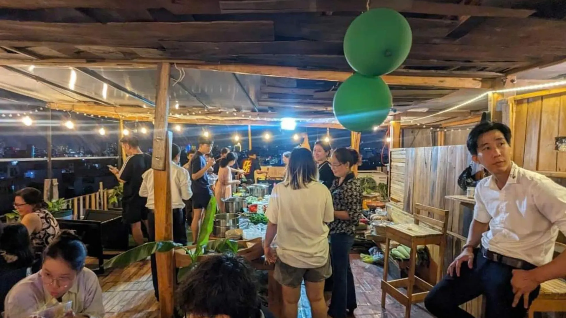Capsule hotel The GK House: Eco-Friendly Central Hostel with Rooftop Views Ho Chi Minh City