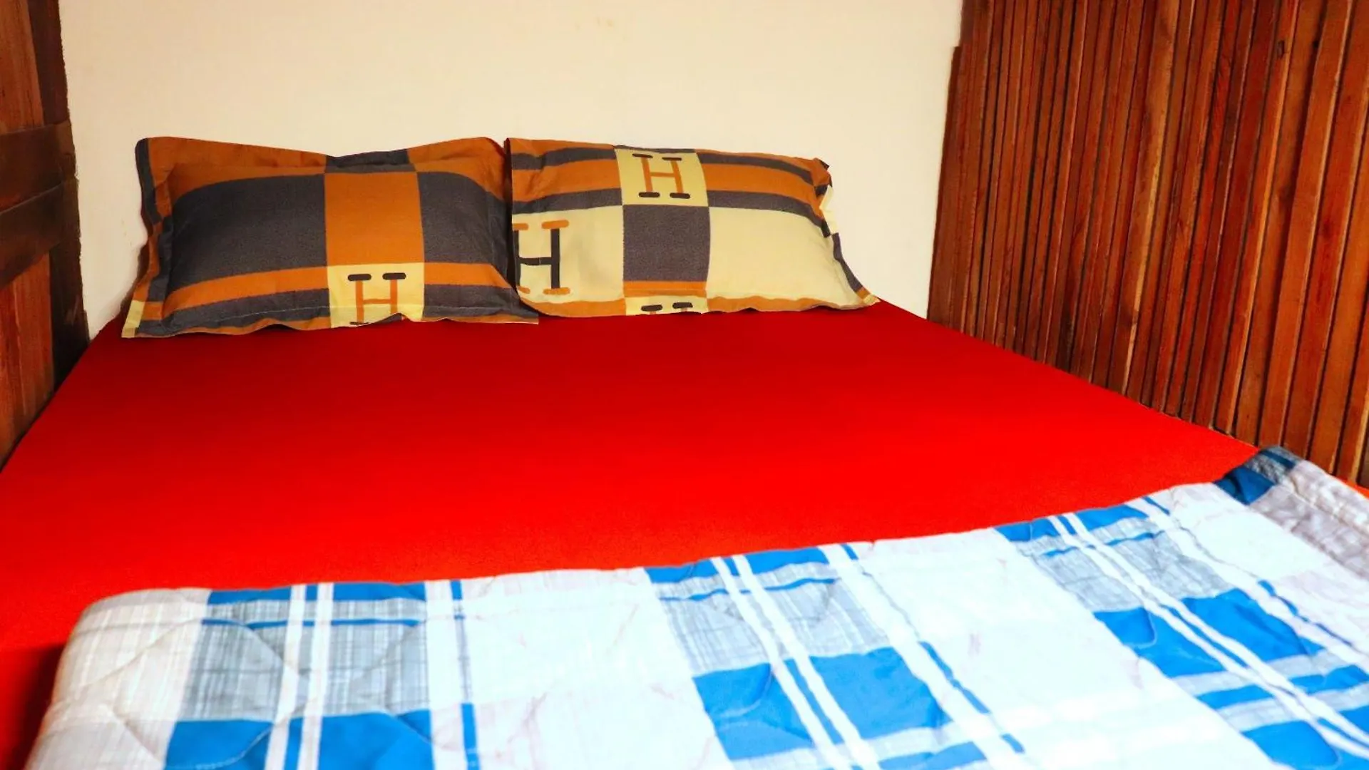 The GK House: Eco-Friendly Central Hostel with Rooftop Views Ho Chi Minh City 0*,